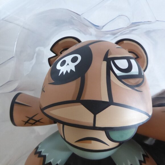 NEW 2007 6" SIGNED LE 700 KIDROBOT PIRATE TEETER DESIGNER ART URBAN VINYL FIGURE - Picture 4 of 13